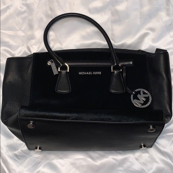 NEW MK BLACK PURSE❗️❗️ - Picture 3 of 8